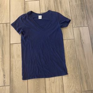 Pink navy v neck t shirt M